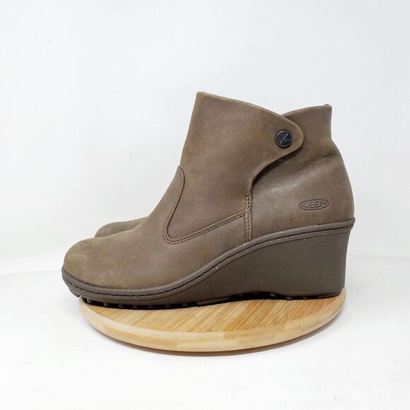 KEEN Akita Ankle Boots Womens 9.5 Brown Leather Wedge Lug Bootie Shoes - Picture 1 of 14
